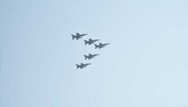 آذر بائیجان: یومِ فتح کی پریڈ میں جے ایف17 تھنڈرطیاروں کی گھن گرج نے دیکھنے والوں کا لہو گرمادیا