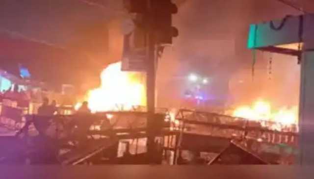 بھارتی دارالحکومت نئی دہلی میں لال قلعہ میٹرو اسٹیشن کے قریب دھماکا، متعدد گاڑیوں میں آگ لگ گئی