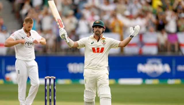 اسٹارک کی تباہ کن بولنگ اور ہیڈ کی دھواں دھار سنچری، ایشز کا پہلا ٹیسٹ 2 روز میں ہی ختم