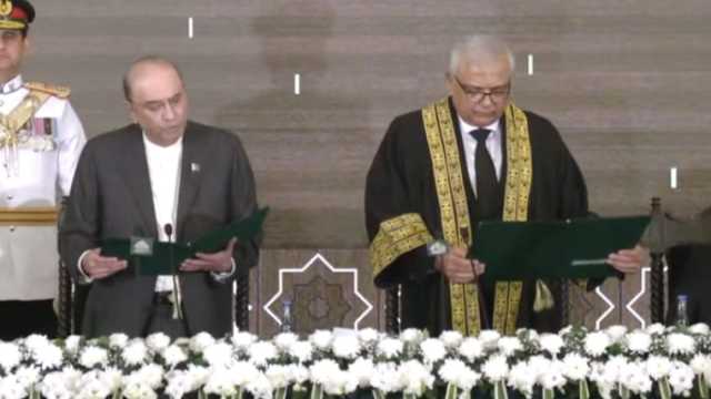 وفاقی آئینی عدالت کے پہلے چیف جسٹس امین الدین خان نے عہدے کا حلف اٹھا لیا