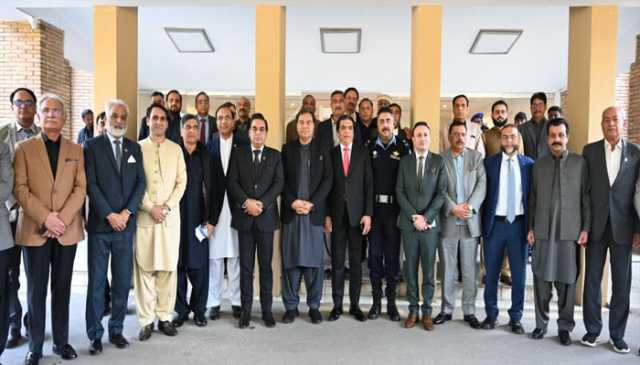 وزیر ریلوے حنیف عباسی کی مداخلت سے بزنس کمیونٹی اور اسلام آباد انتظامیہ کے درمیان محاذ آرائی ختم