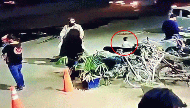 کراچی؛ گٹر میں گر کر بچے کے جاں بحق ہونے پر کے ایم سی کی تحقیقاتی رپورٹ سامنے آ گئی