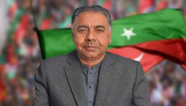 ستائیسویں ترمیم میں پارٹی پالیسی سے انحراف، پی ٹی آئی سینیٹر سیف اللہ ابڑو کو شوکاز نوٹس جاری