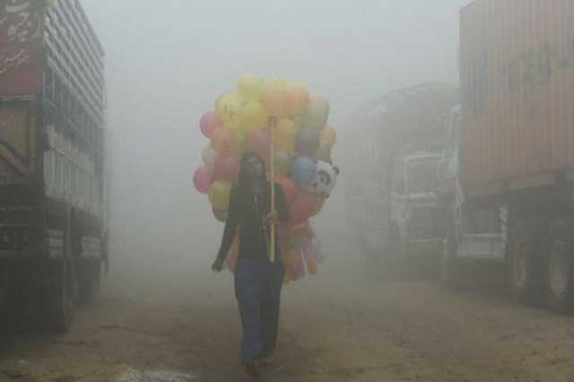 جڑانوالہ، ٹھیکریوالہ اور کمالیہ میں شدید دھند، حدِ نگاہ صفر، ٹریفک شدید متاثر