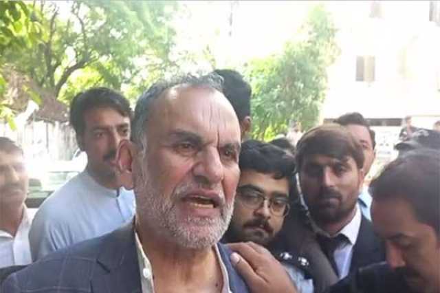 عدالت کو یقین دہانی کے باوجود اعظم سواتی کو پشاور ایئرپورٹ پر روک دیا گیا