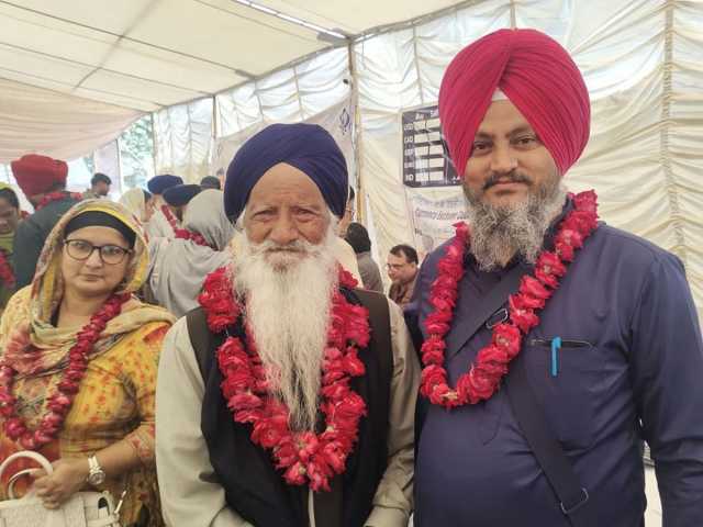 بابا گورونانک کا 556 واں جنم دن، بھارت سے 2400 سکھ یاتری پاکستان پہنچ گئے