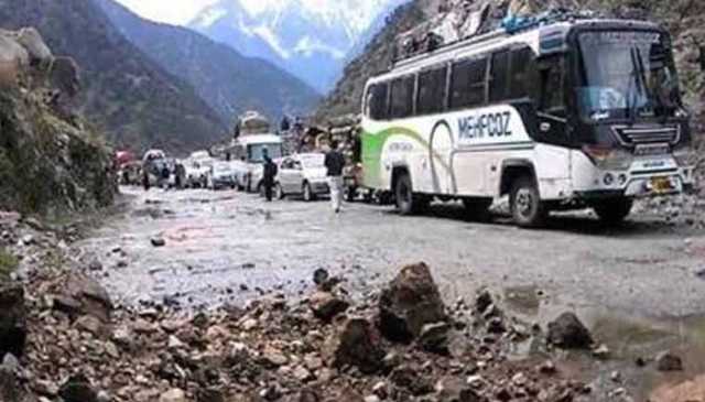 گلگت بلتستان: بارش کے بعد لینڈ سلائیڈنگ