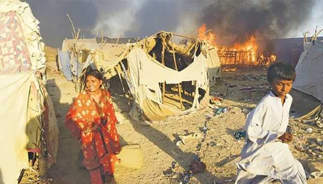 حیدرآباد: آگ لگنے سے 20 سے زائد جھونپڑیاں جل گئیں