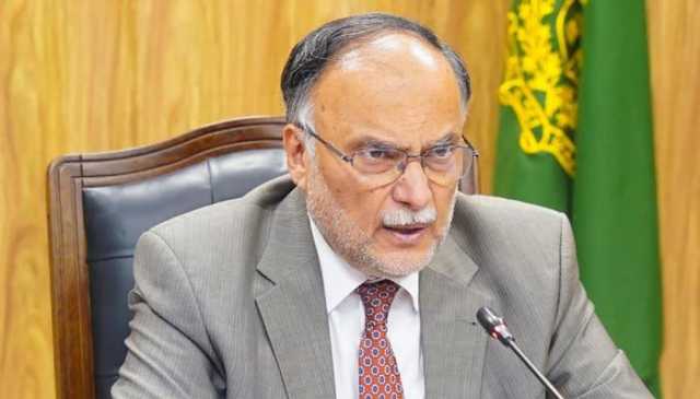 بھارت اس وقت ایک ضدی بچے کی طرح کا کردار ادا کررہا ہے، احسن اقبال