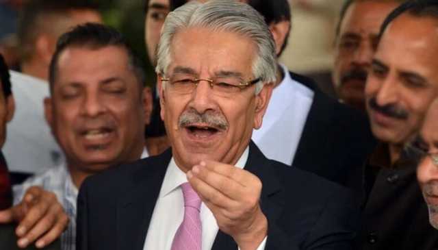 بھارت کو منہ توڑ جواب کے بعد خواجہ آصف نے دلچسپ میمز شیئر کردیں
