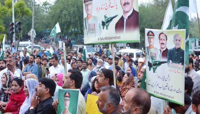 بھارتی غرور خاک میں ملانے پر پاکستانی عوام کا مسلح افواج کو خراج تحسین، ریلیاں نکالیں