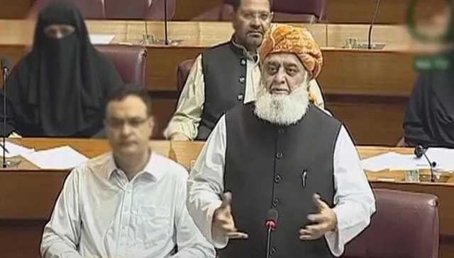 پاک بھارت کشیدگی پر سفارتی سرگرمیوں سے مطمئن نہیں: مولانا فضل الرحمان