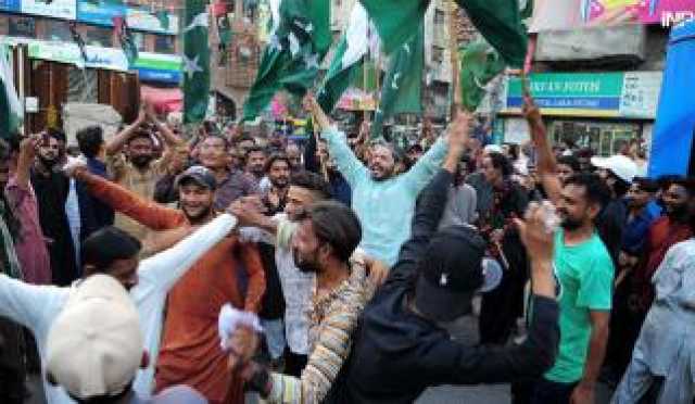 پوری قوم افواجِ پاکستان کے ساتھ سیسہ پلائی ہوئی دیوار بن کر کھڑی ہے: وزیرِاعظم شہباز شریف
