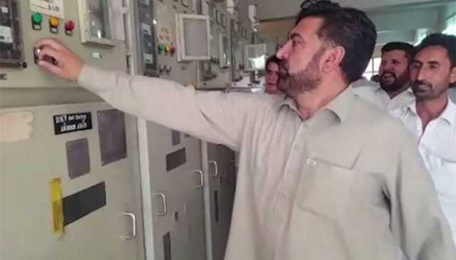رکن کے پی اسمبلی فضل الہٰی کا پشاور گرڈ اسٹیشن پر دھاوا