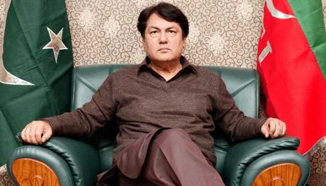 وفاق خیبرپختونخوا کے ساتھ سوتیلی ماں جیسا سلوک بند کرے: بیرسٹر سیف
