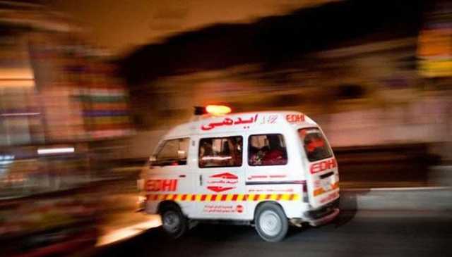 نوشہرہ: تیز آندھی، چھتیں اور دیواریں گرنے سے 4 افراد زخمی