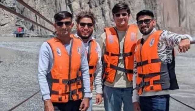 گلگت حادثے میں جاں بحق 4 دوستوں کی لاشیں گجرات پہنچا دی گئیں