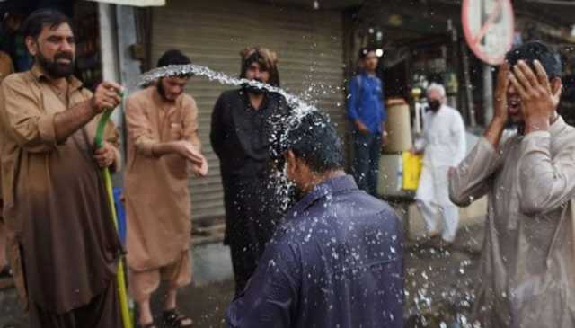 کراچی: آئندہ چوبیس گھنٹوں کے دوران موسم شدید گرم رہنے کا امکان