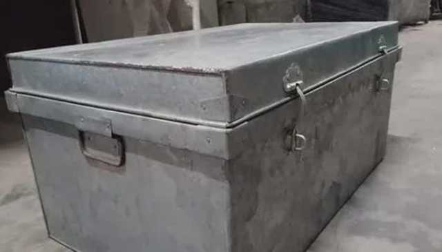 حافظ آباد: صندوق سے 2 بچوں کی لاشیں برآمد