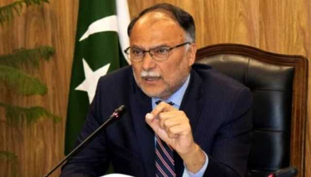 ملک کے آدھے سے زیادہ اخراجات قرض کی ادائیگی میں جا رہے ہیں: احسن اقبال