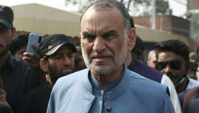رول آف لاء کے لیے بانیٔ پی ٹی آئی کو جیل سے رہا کرنا پڑے گا: اعظم خان سواتی