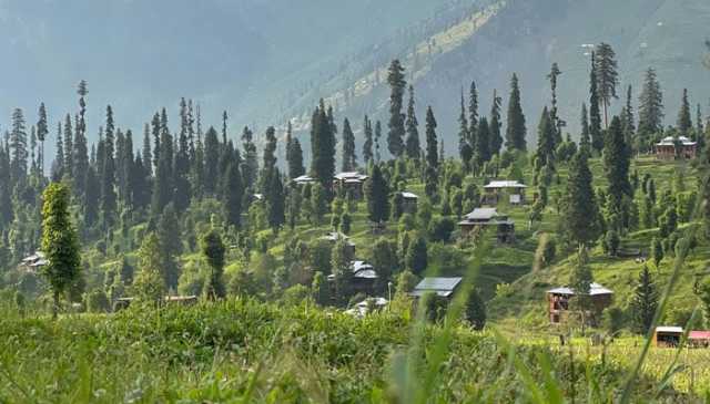 اڑنگ کیل لنک روڈ، ڈوزر مشین کو حادثہ، لڑکا جاں بحق، آپریٹر زخمی