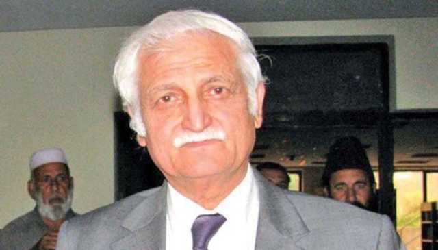 فرحت اللّٰہ بابر نے طلبی پر ایف آئی اے میں تحریری جواب جمع کرا دیا