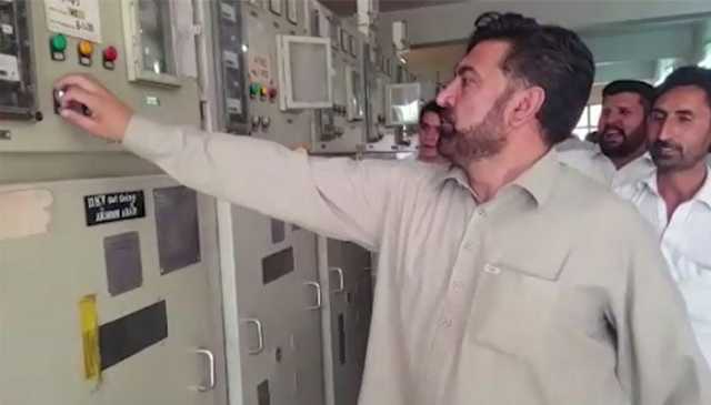 فضل الہٰی نے پشاور کے تمام فیڈرز زبردستی آن کردیے، سسٹم اوور لوڈ، سپلائی معطل