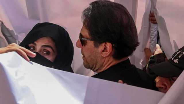 190 ملین پاؤنڈ کیس: بانی پی ٹی آئی اور بشریٰ بی بی کی سزا معطلی کی درخواستوں کی کاز لسٹ منسوخ