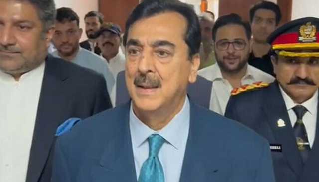 چیئرمین سینیٹ یوسف رضا گیلانی کا تنخواہ میں اضافے سے اعلانِ لاتعلقی