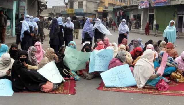 گلگت: اساتذہ کا وزیرتعلیم کے دفتر کے باہر دھرنا 24 ویں روز بھی جاری