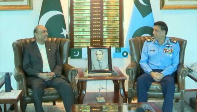 صدر زرداری کی ایئر ہیڈکوارٹرز میں ایئر چیف مارشل ظہیر احمد بابر سدھو سے ملاقات