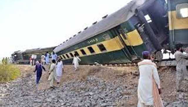 شکارپور، منڈی پھاٹک کےمقام پرجعفرایکسپریس کی بوگی پٹری سے اتر گئی