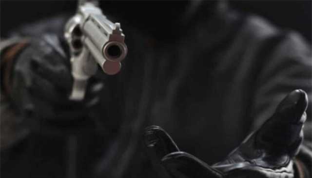 13 کروڑ روپے کی ڈکیتی: 3 خواتین سمیت 5 ملزمان نے ایف آئی اے افسر بن کر لوٹا