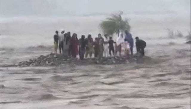 دریائے سوات میں سیاحوں کے ڈوبنے کا واقعہ، ڈپٹی کمشنر کو معطل کردیا گیا