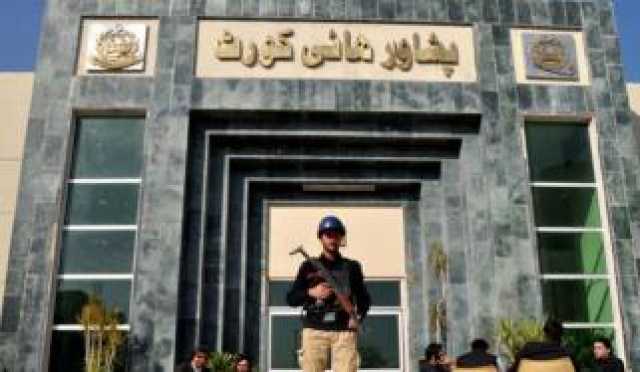 کراچی: اساتذہ کا احتجاج، 23 گرفتار، شیلنگ سے خاتون پولیس اہلکار بے ہوش
