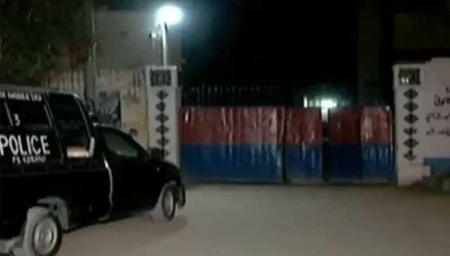 کراچی: تشدد کیخلاف خواجہ سراؤں کا گلستان جوہر تھانے پر احتجاج