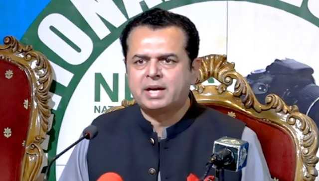 بانیٔ پی ٹی آئی نے کئی بار این آر او کا پیغام بھیجا، طلال چوہدری کا دعویٰ