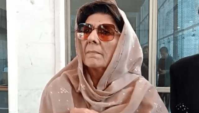 بانی پی ٹی آئی نے کہا ہے اس حکومت کو قبول نہیں کرنا، چاہے ساری زندگی جیل میں رہوں: علیمہ خان