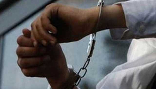 لاہور: بغیر لائسنس شیر رکھنے والے شخص کو گرفتار کرلیا گیا