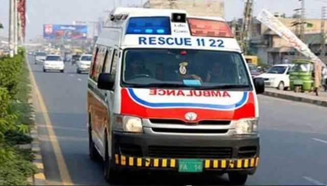 ننکانہ صاحب: بس ڈرائیور دورانِ ڈرائیونگ سو گیا، بس ٹرالر سے ٹکرا گئی، 2 افراد جاں بحق