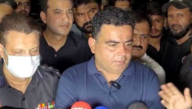 ریسکیو آپریشن مکمل ہونے میں 24 گھنٹے لگ سکتے ہیں، کمشنر کراچی