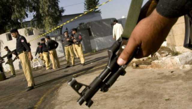 قلات: پولیس اہلکاروں پر فائرنگ، ایک اہلکار جاں بحق