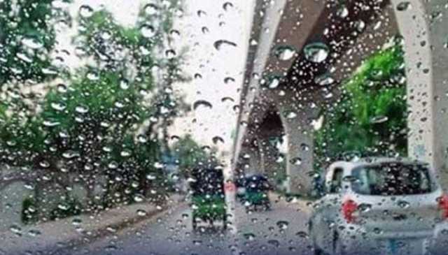 لاہور کے مختلف علاقوں میں بارش، موسم خوشگوار