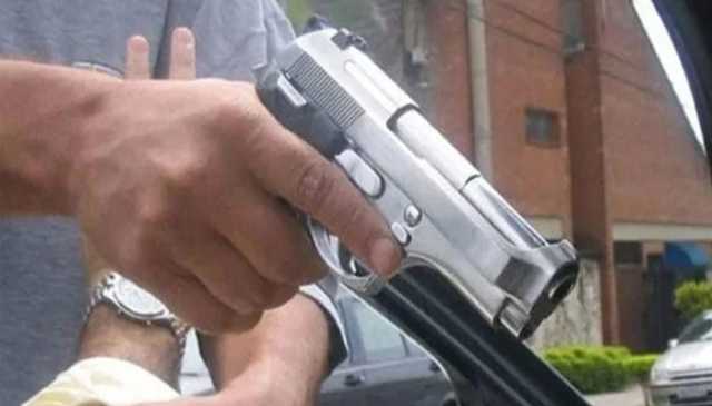 کراچی، سنار سے ڈاکو 3 کروڑ 95 لاکھ روپے لوٹ کر فرار