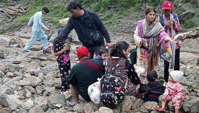 اسلام آباد: کار سمیت بہنے والے باپ بیٹی کو دوسرے روز بھی تلاش نہ کیا جاسکا