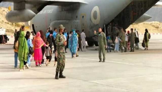 سیاحوں اور مقامی افراد کے ریسکیو کیلئے پاک فضائیہ کے C-130 طیارے کی خصوصی پرواز