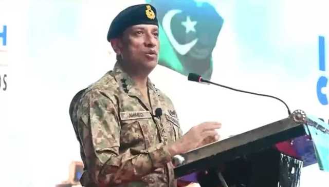 ڈی جی آئی ایس پی آر کا جی سی یونیورسٹی لاہور کا دورہ