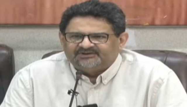مجھ پر بے نظیر انکم سپورٹ پروگرام سے متعلق لگائے گئے الزامات بے بنیاد ہیں: مفتاح اسماعیل