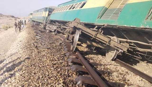 شکارپور میں ریلوے ٹریک پر دھماکا، جعفر ایکسپریس کی 3 بوگیاں پٹری سے اتر گئیں